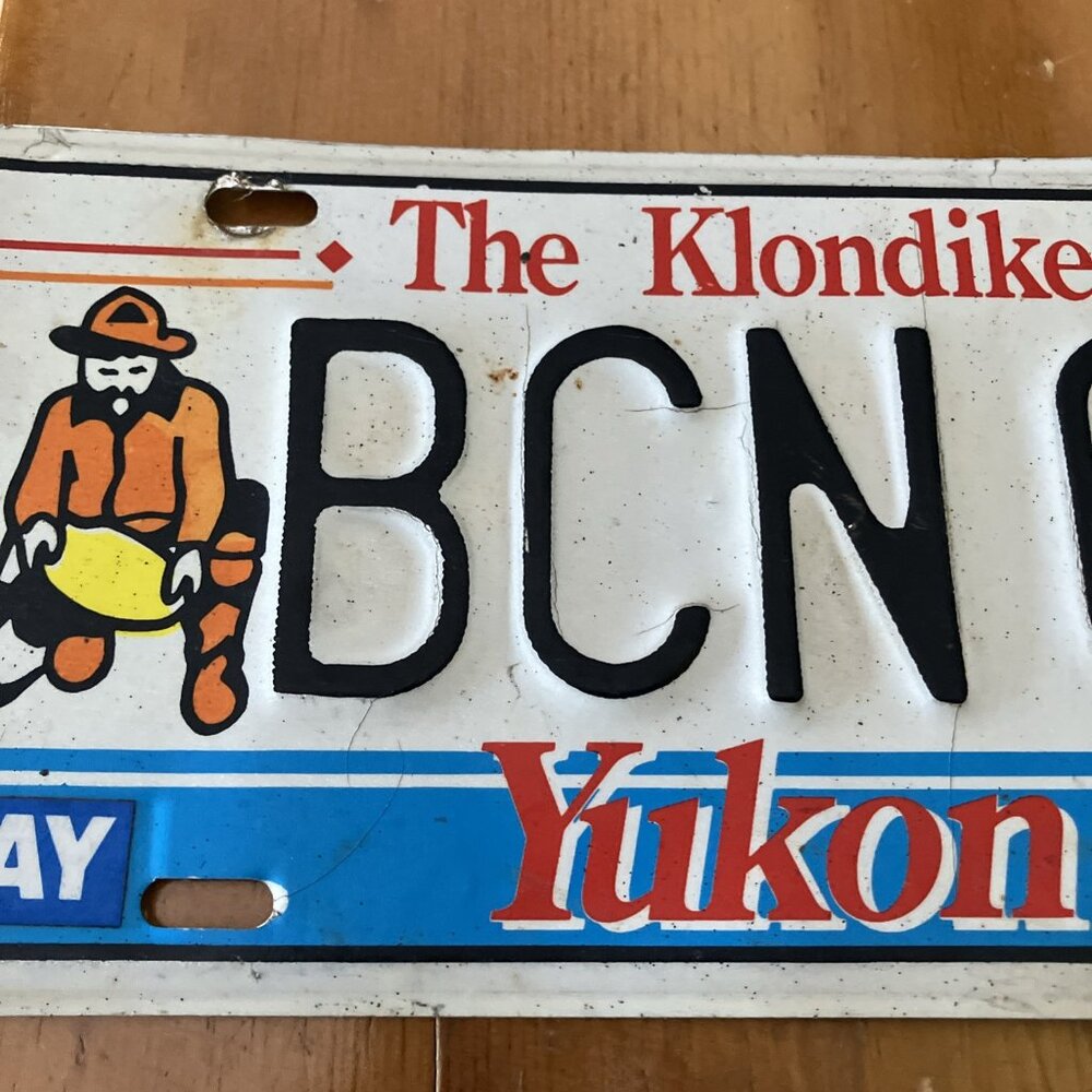 Yukon 1994 THE KLONDIKE MINER GRAPHIC License Plate # CCN 07 - Picture 4 of 8